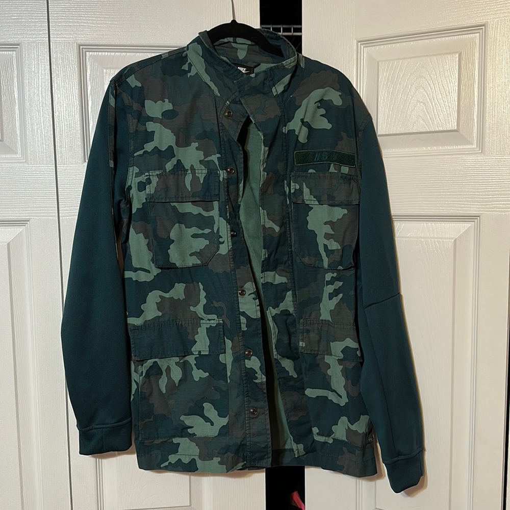 Nike men’s military style camp jacket new never worn size medium
